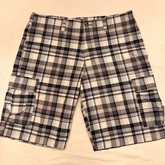 Eddie Bauer Men's 36 Plaid Cargo Shorts 100% Cotton Blue Gray Preppy Summer Vibe - Picture 1 of 8